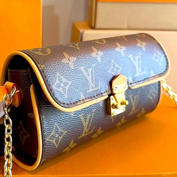 Louis Vuitton Monogram Brown Clutch - Picture 1 of 7